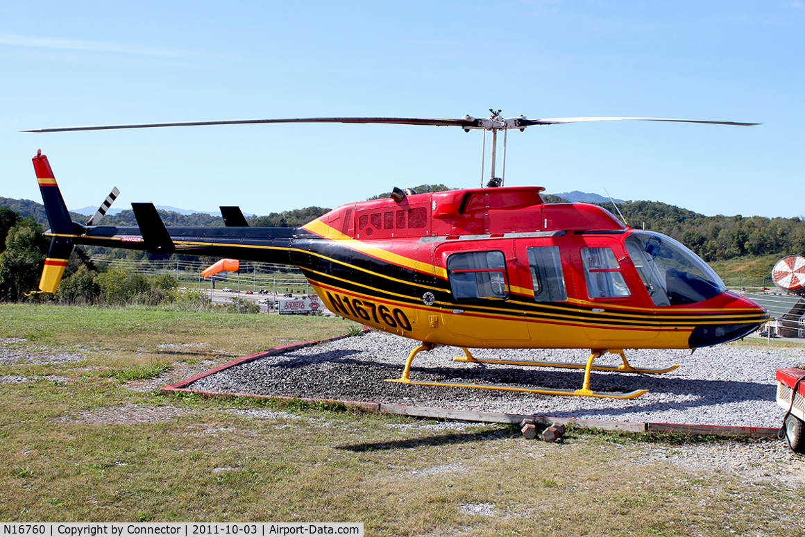 N16760, 1977 Bell 206L LongRanger C/N 45081, Waiting for another scenic flight.