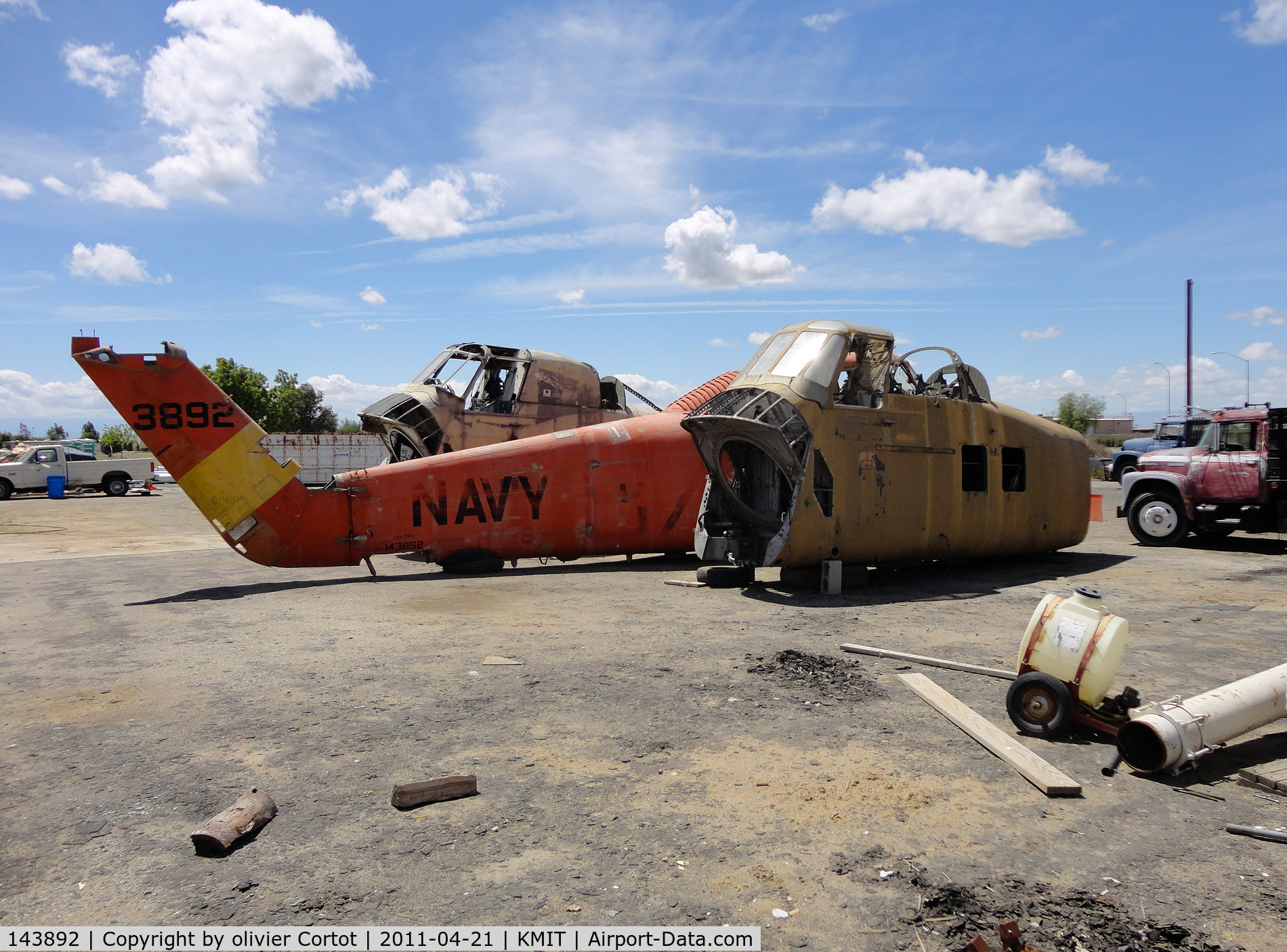 143892, Sikorsky UH-34G Seabat (S-58A) C/N 58-589, the remains of the sikorsky, Shafter airport