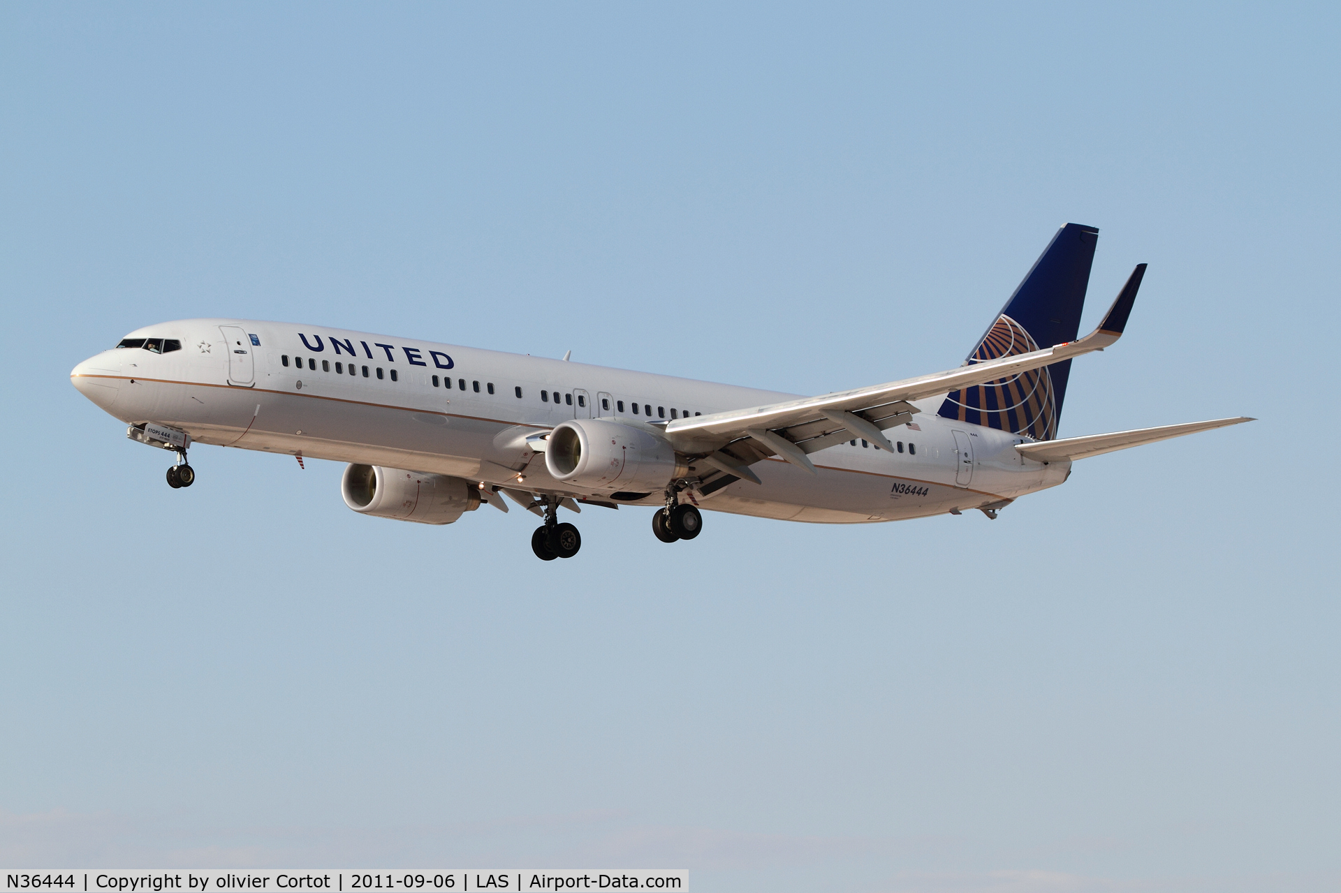 N36444, 2010 Boeing 737-924/ER C/N 31643, Landing at Las Vegas
