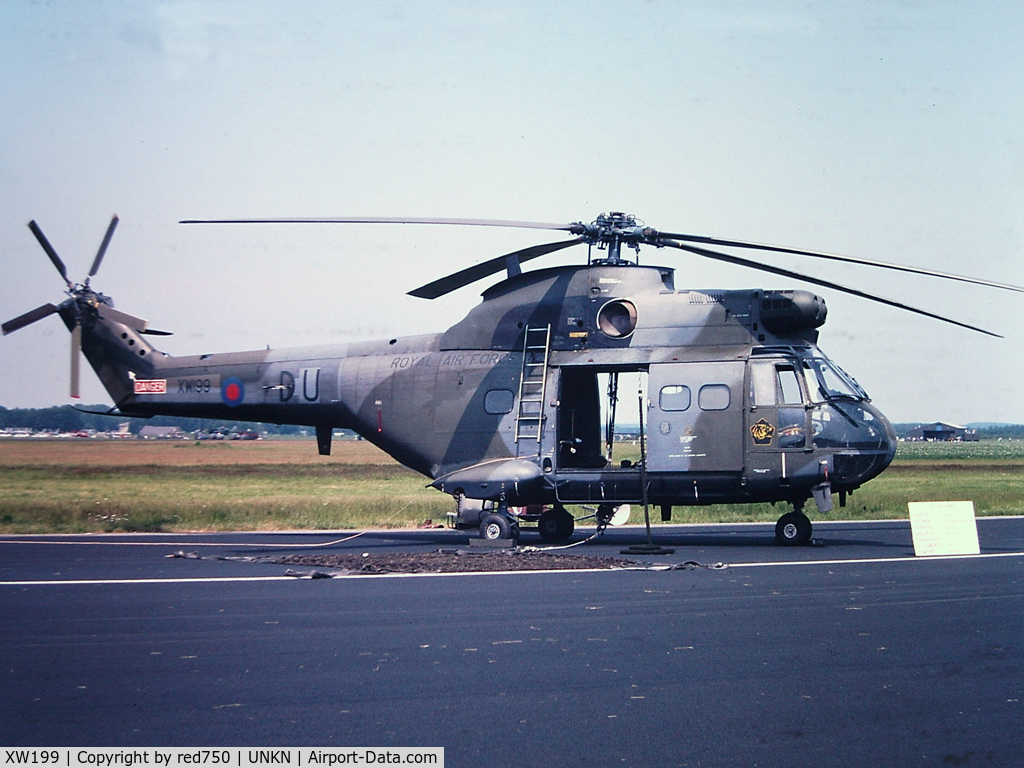 XW199, 1971 Westland Puma HC.1 C/N 1042/F9746, Photograph by Edwin van Opstal with permission. Scanned from a color slide.