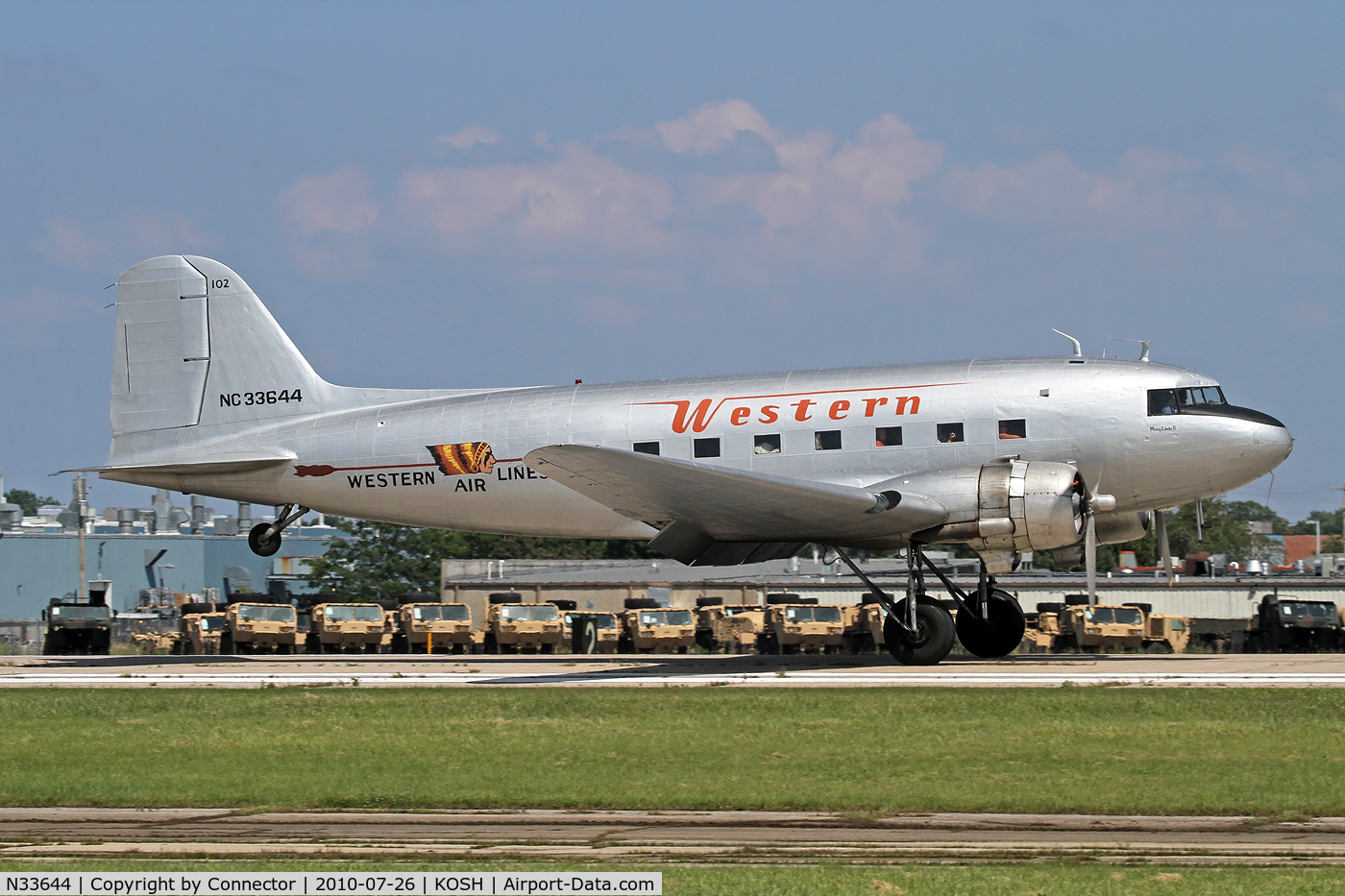 N33644, 1941 Douglas DC-3 C/N 4123, EAA Airventure 2010.