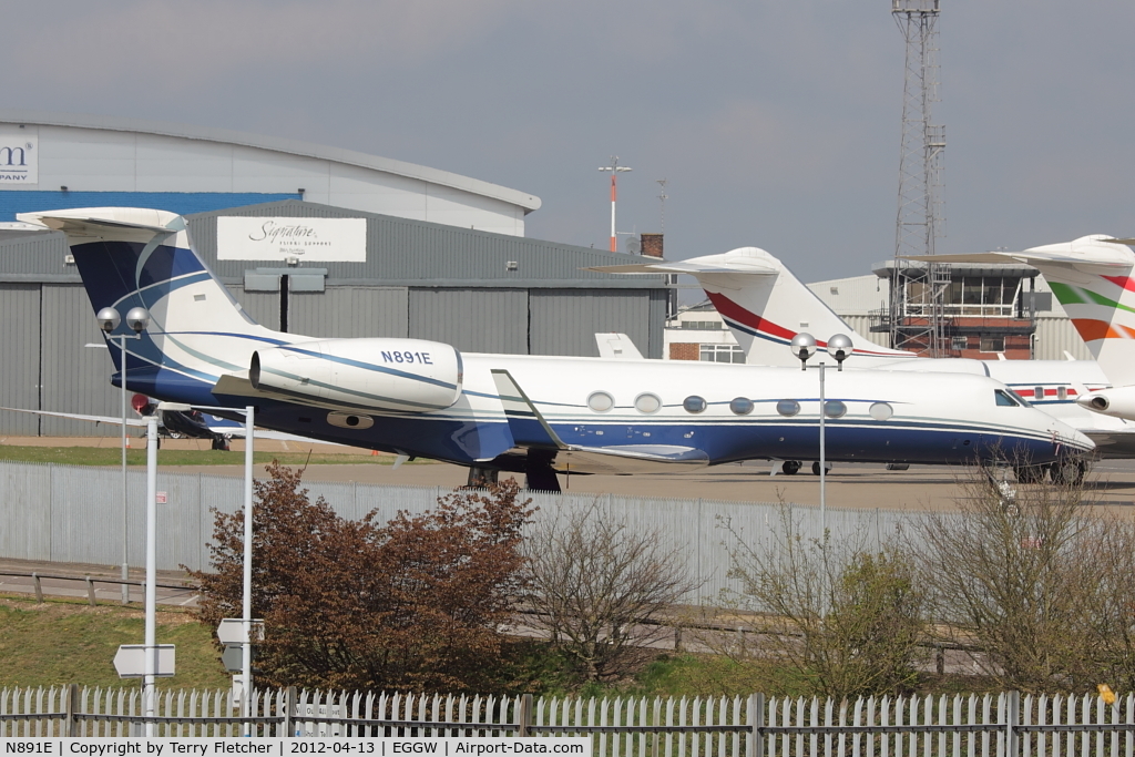N891E, 2011 Gulfstream Aerospace GV-SP (G550) C/N 5321, Gulfstream Aerospace GV-SP (G550), c/n: 5321 on Stand 16 at Luton