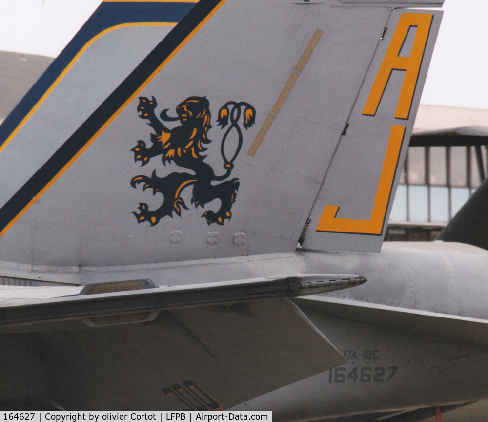 164627, 1991 McDonnell Douglas F/A-18C Hornet C/N 1043, colorful markings, paris air show