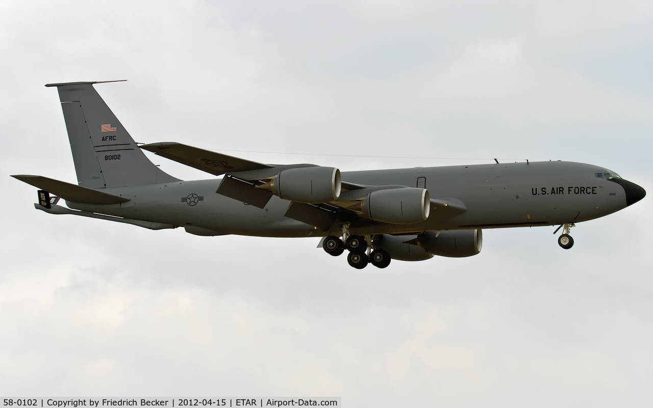 58-0102, 1958 Boeing KC-135R Stratotanker C/N 17847, on final RW08