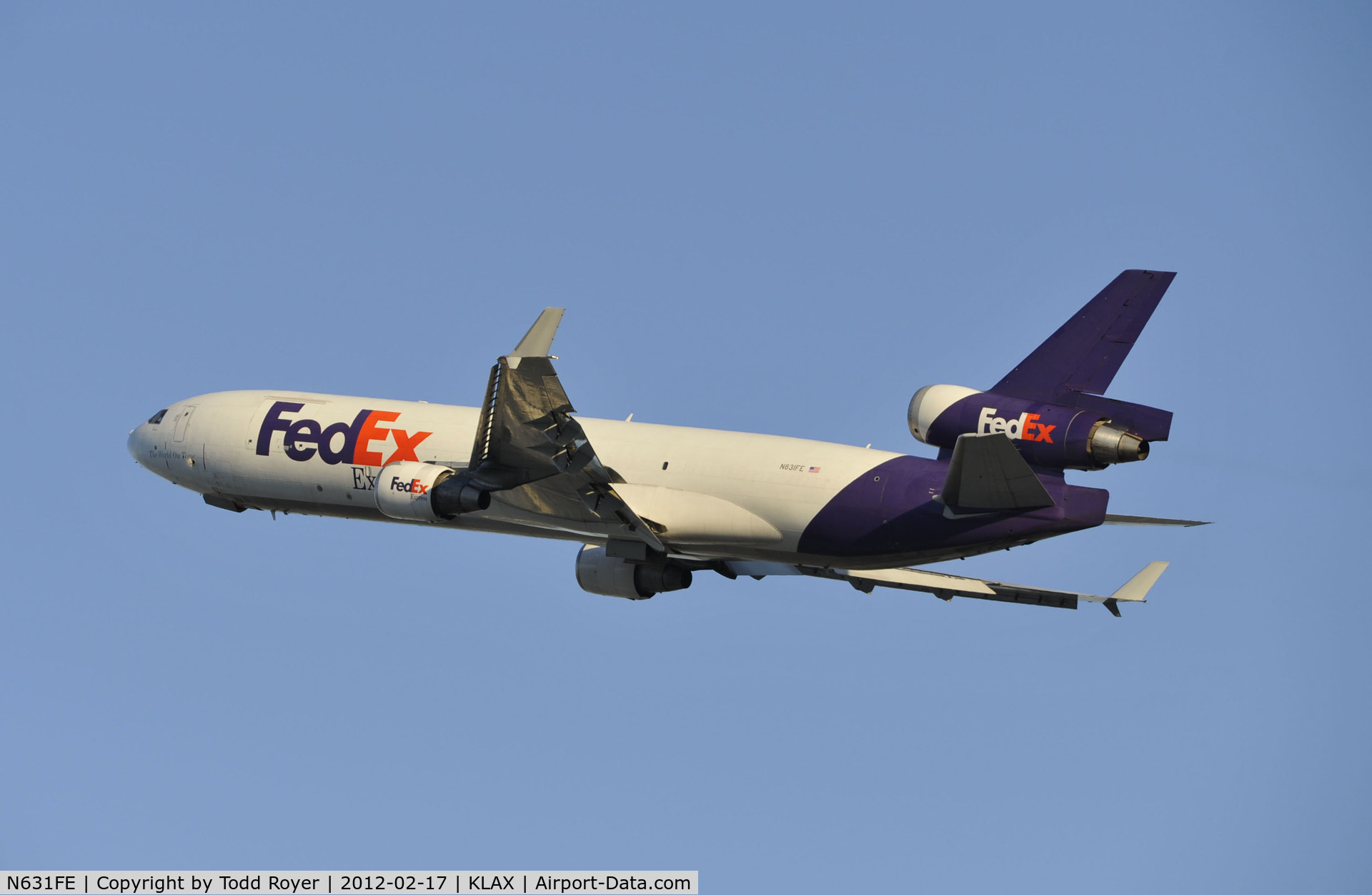 N631FE, 1991 McDonnell Douglas MD-11F C/N 48454, Departing LAX on 25R