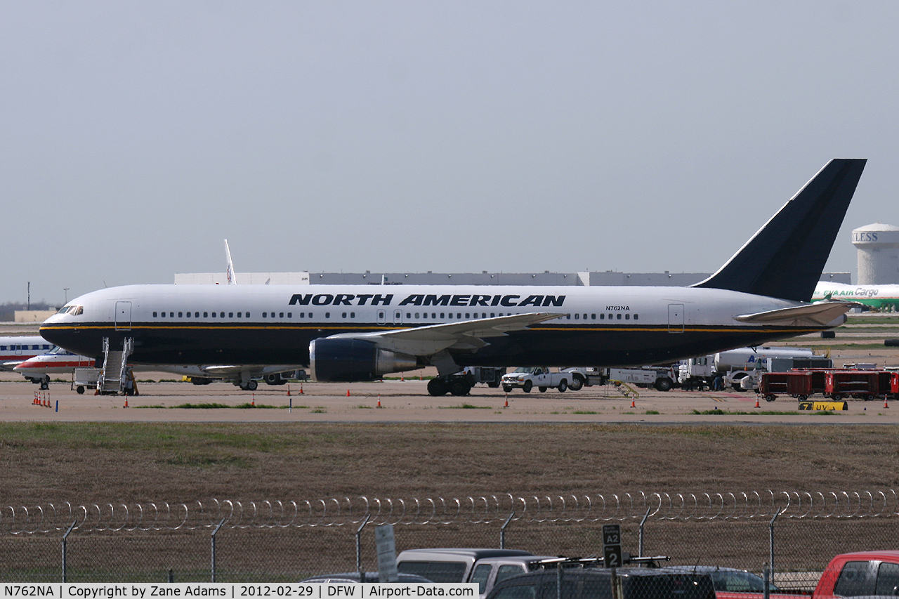 N762NA, 1992 Boeing 767-319/ER C/N 24876, At DFW Airport