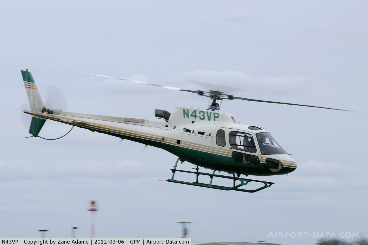 N43VP, 2000 Eurocopter AS-350B-3 Ecureuil Ecureuil C/N 3272, At Grand Prairie Municipal Airport