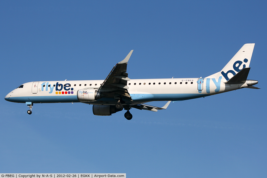 G-FBEG, 2007 Embraer 195LR (ERJ-190-200LR) C/N 19000120, Short final