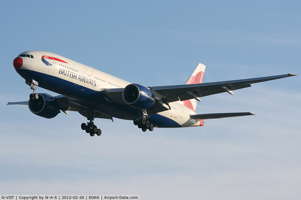 G-VIIT, 1999 Boeing 777-236 C/N 29962, Short final, Red Nose