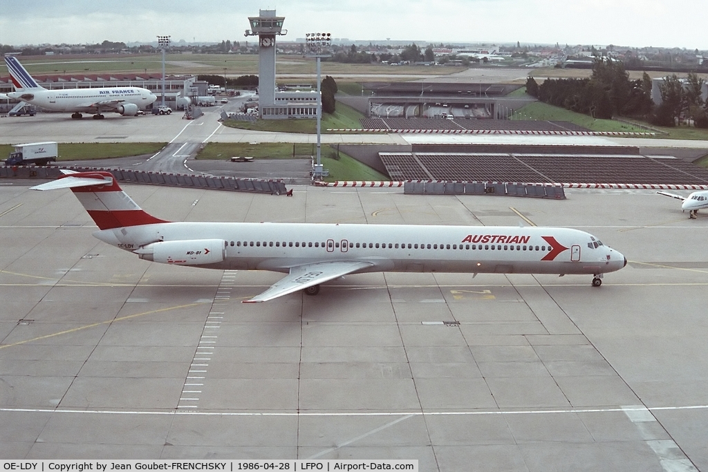 OE-LDY, 1984 McDonnell Douglas MD-82 (DC-9-82) C/N 49115, departure to Wien