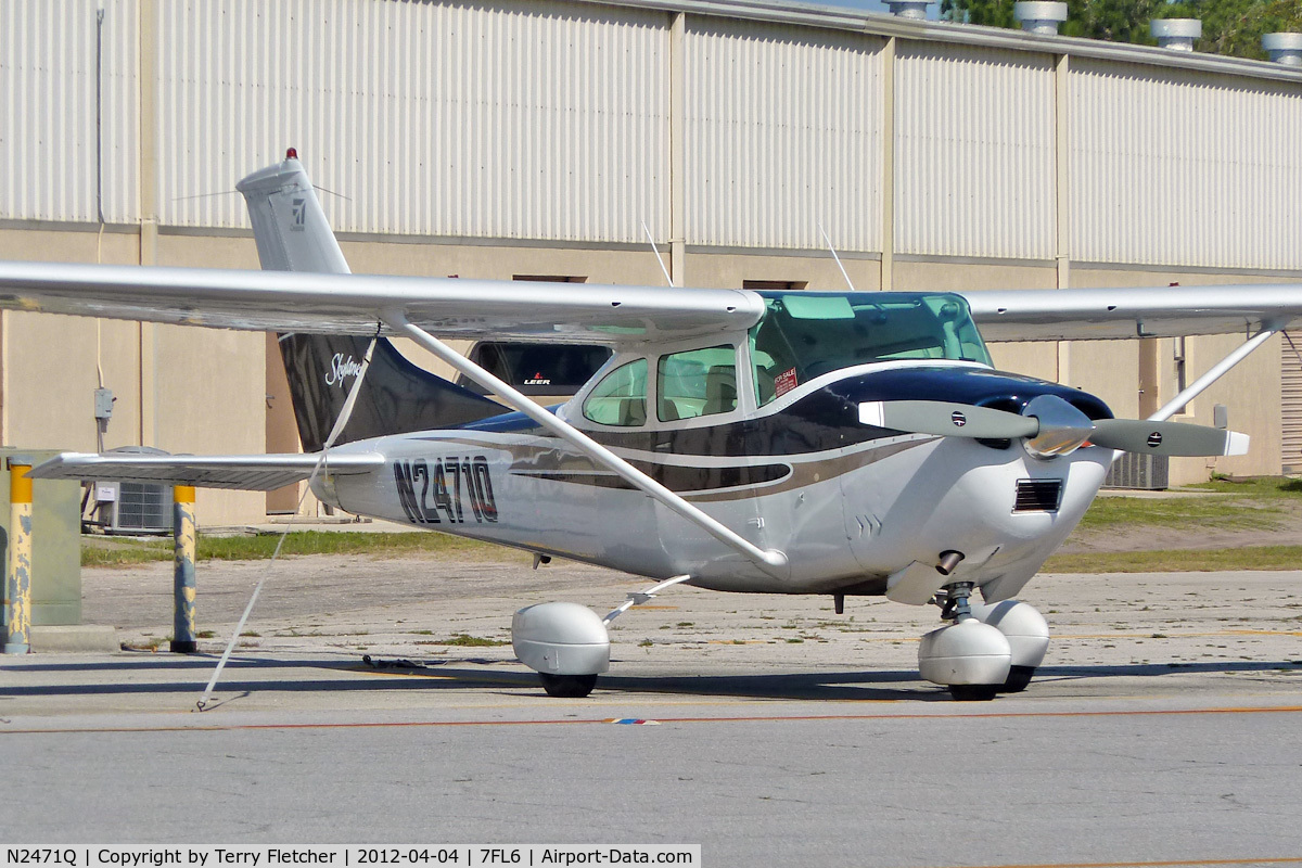 N2471Q, 1966 Cessna 182K Skylane C/N 18257671, At Spruce Creek Airpark, Florida