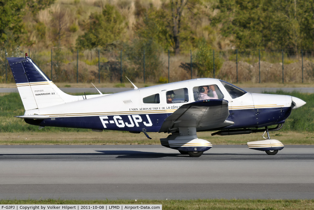 F-GJPJ, Piper PA-28-161 C/N 28-8516001, at Cannes
