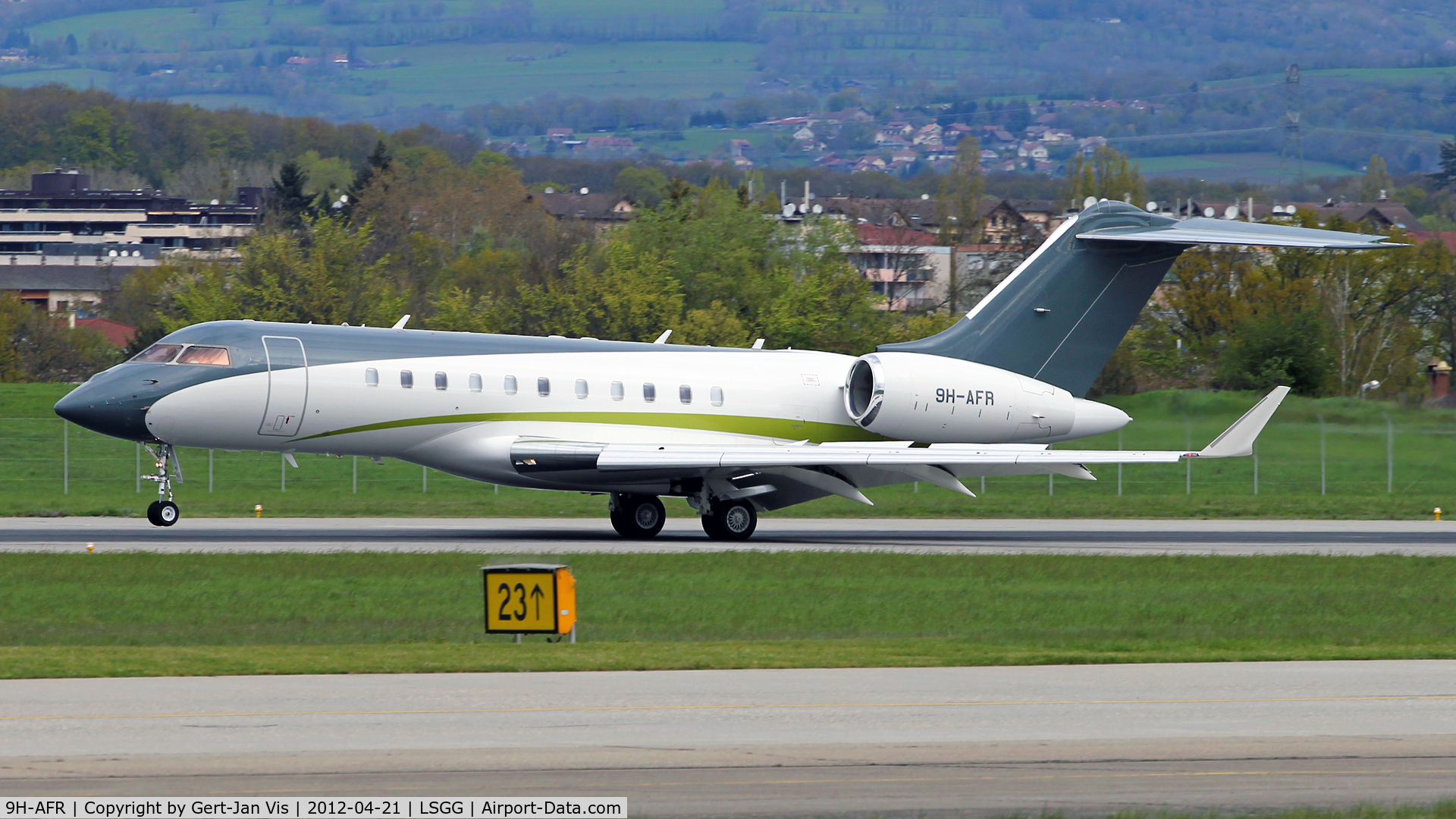 9H-AFR, 2007 Bombardier BD-700-1A11 Global Express C/N 9249, Landing rw23
