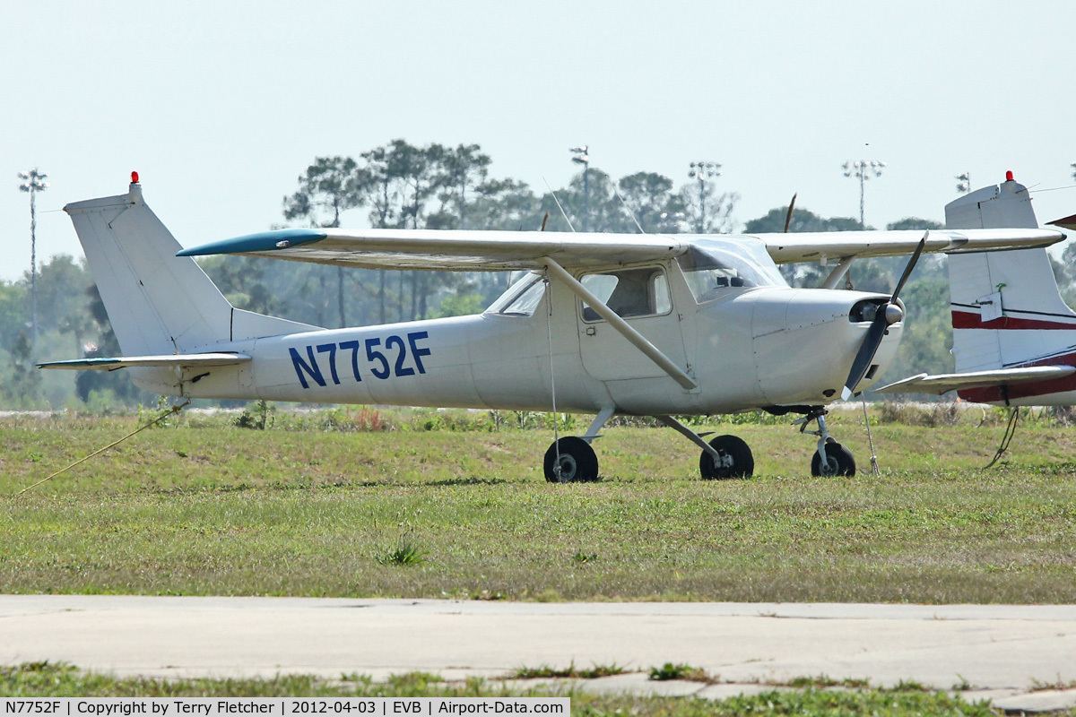 N7752F, 1966 Cessna 150F C/N 15063852, At New Smyrna Beach Airport