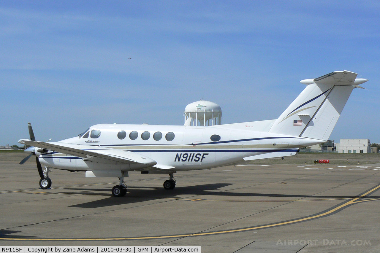 N911SF, 1999 Raytheon Aircraft Company B200 C/N BB-1659, At Grand Prairie Municipal Airport