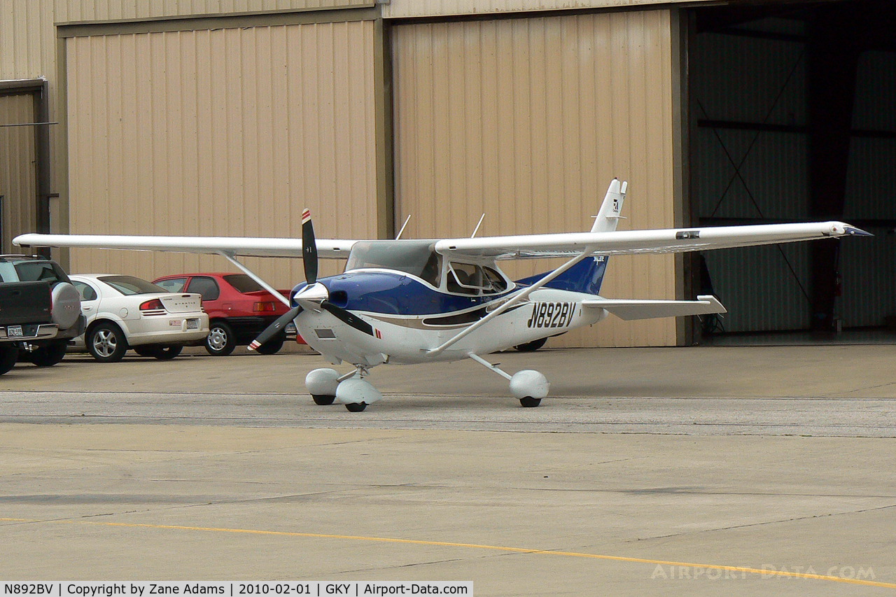 N892BV, 2004 Cessna 182T Skylane C/N 18281329, At Arlington Municipal Airport