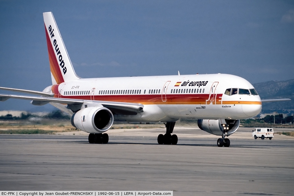 EC-FFK, 1988 Boeing 757-236 C/N 24122, 