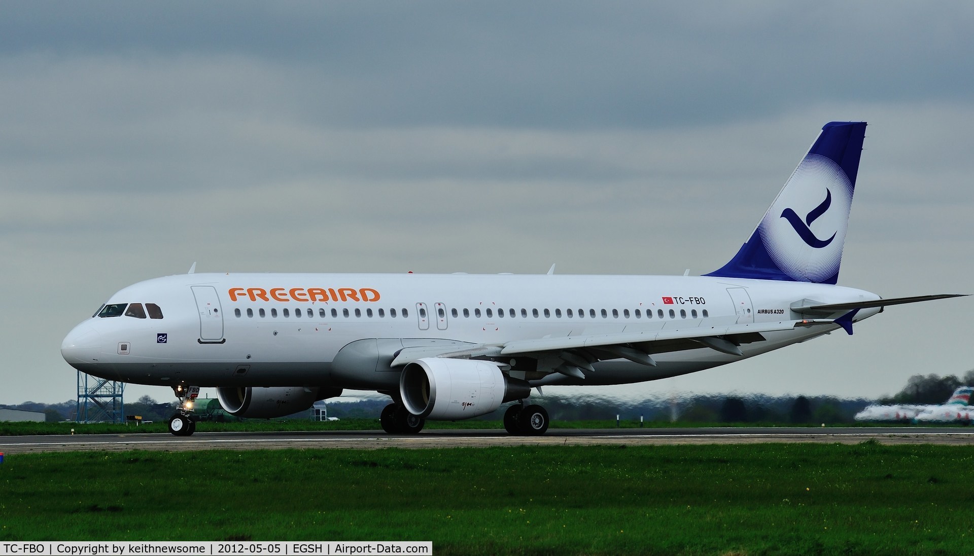 TC-FBO, 2012 Airbus A320-214 C/N 5096, Turning at 09 for departure.