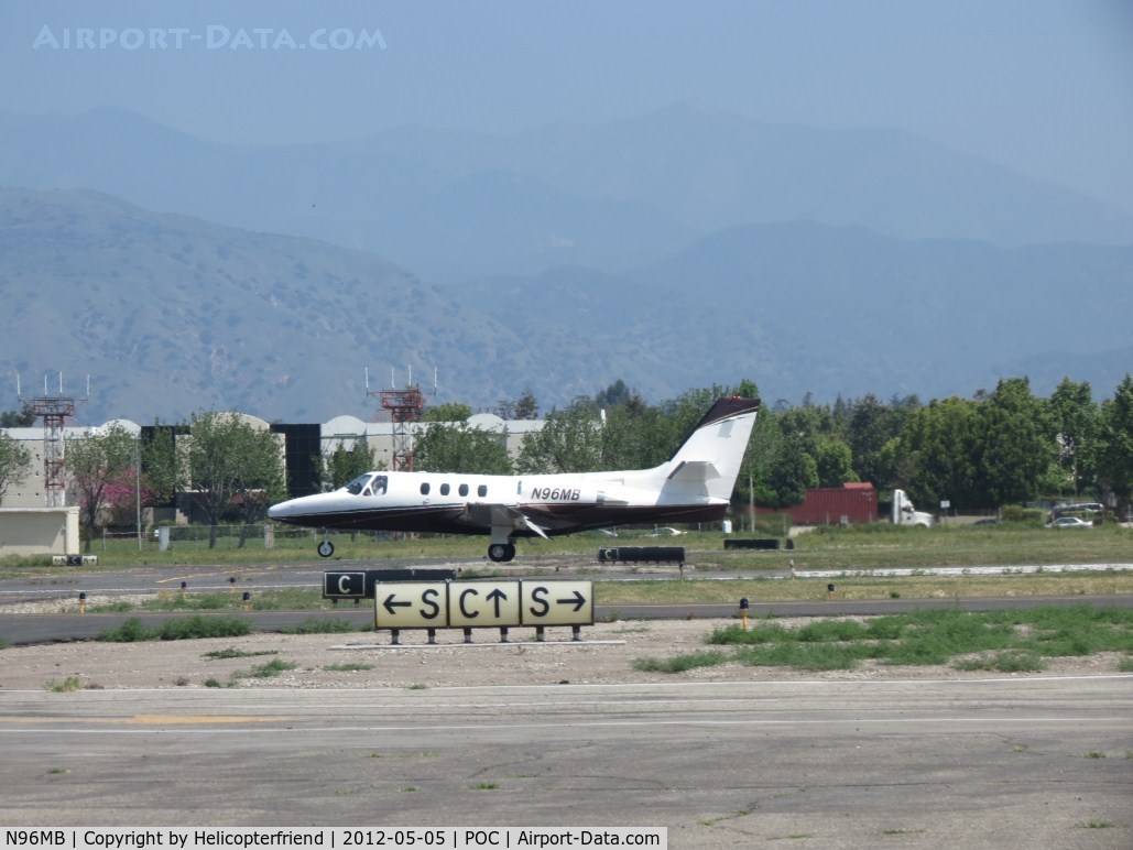 N96MB, 1980 Cessna 501 Citation I/SP C/N 5010161, Touching down on 26L and beginning the rollout