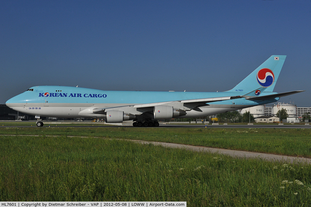 HL7601, 2004 Boeing 747-4B5F/SCD C/N 33949, Korean Air Boeing 747-400