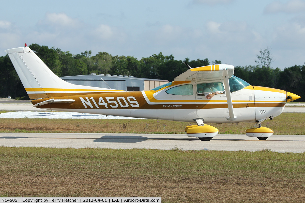 N1450S, 1976 Cessna 182P Skylane C/N 18264998, At 2012 Sun N Fun