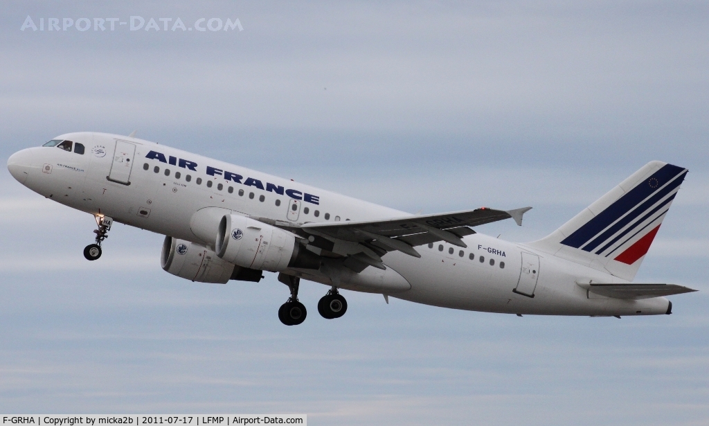 F-GRHA, 1999 Airbus A319-111 C/N 938, Take off. Scrapped in december 2020.