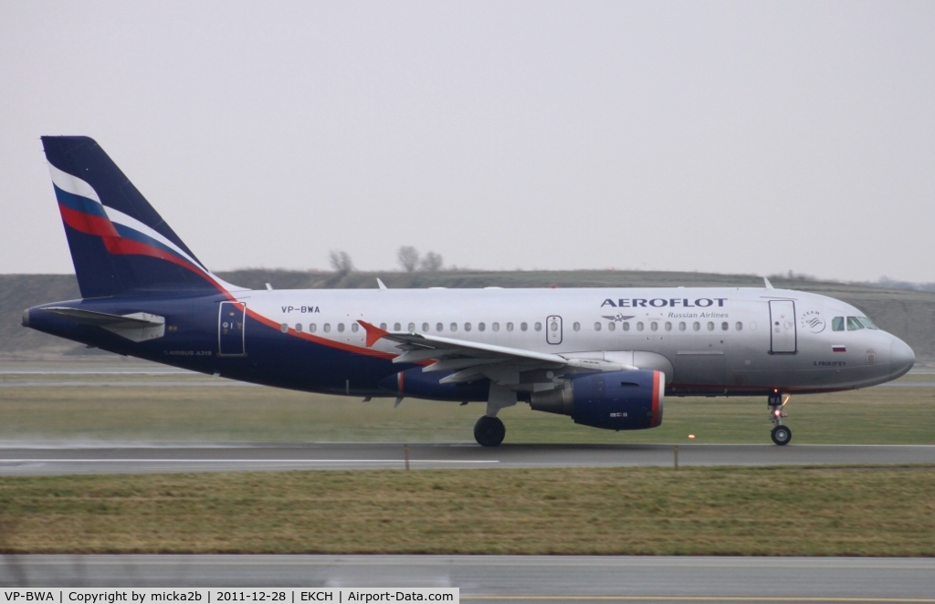 VP-BWA, 2003 Airbus A319-111 C/N 2052, Take off in 22R to Moscou