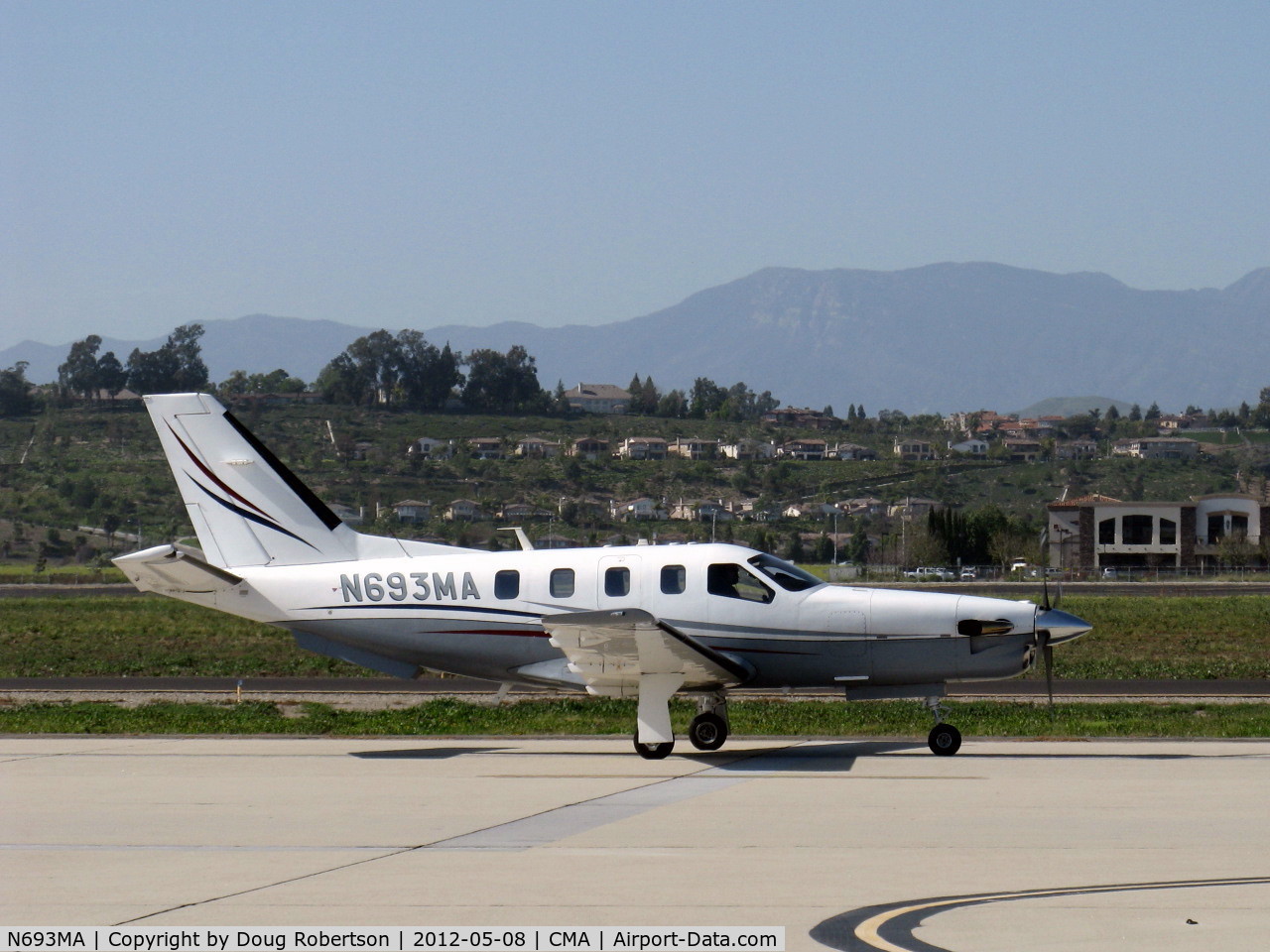 N693MA, 2004 Socata TBM-700 C/N 293, 2004 SOCATA TBM 700, P&W(C)PT6A-64 turboprop 1,570 shp flat rated at 700 shp, taxi to ramp