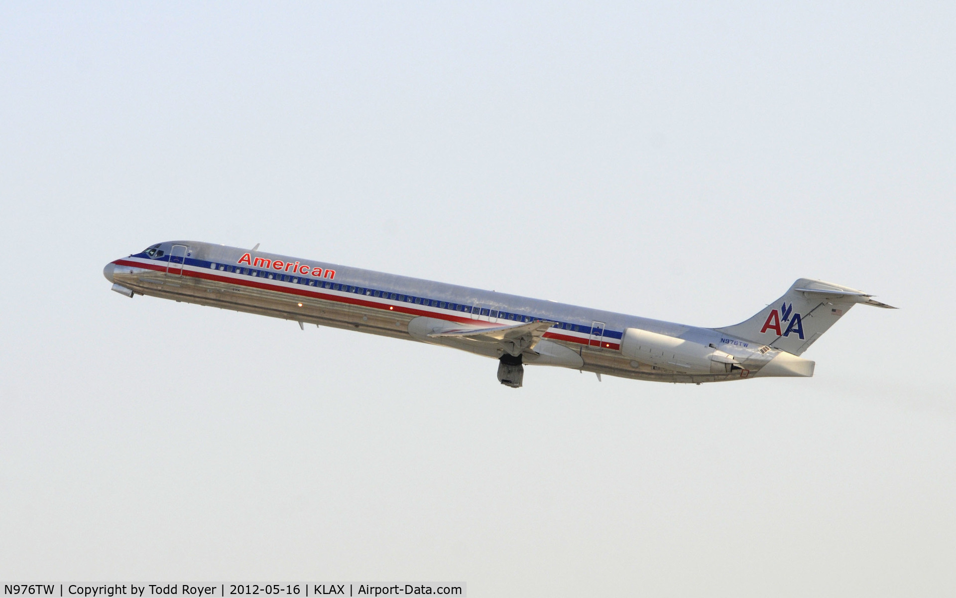 N976TW, 1999 McDonnell Douglas MD-83 (DC-9-83) C/N 53626, Departing LAX on 25R