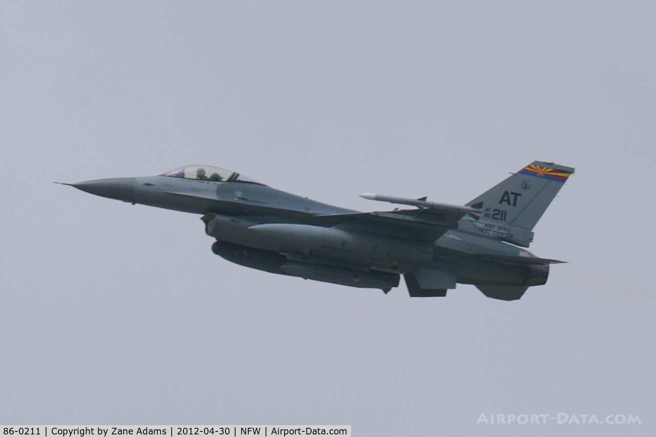 86-0211, 1986 General Dynamics F-16C Fighting Falcon C/N 5C-317, Departing NAS Fort Worth