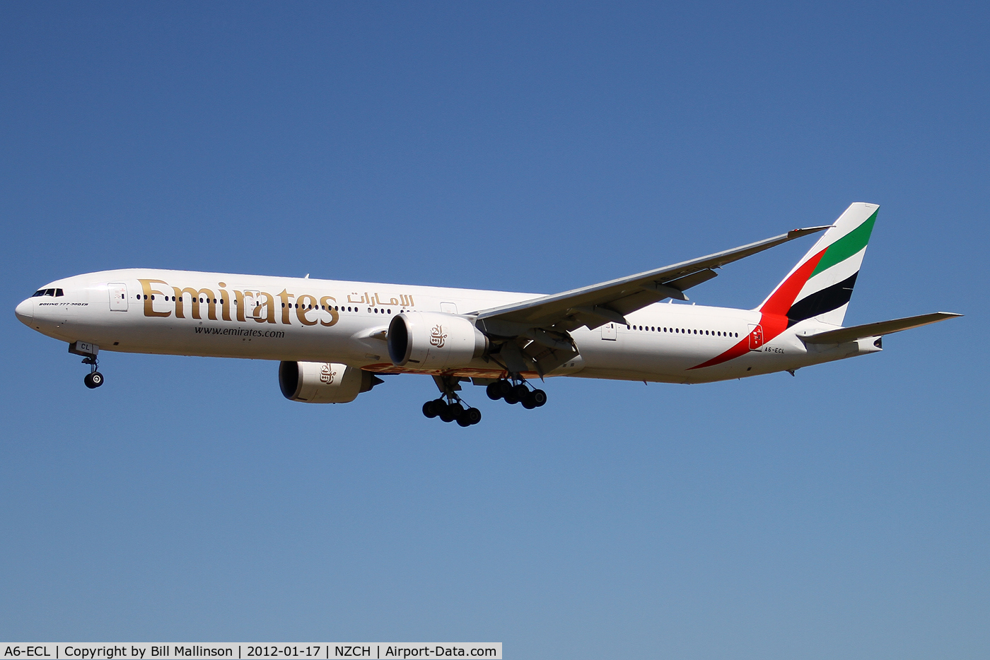 A6-ECL, 2008 Boeing 777-36N/ER C/N 37704, finals to 02