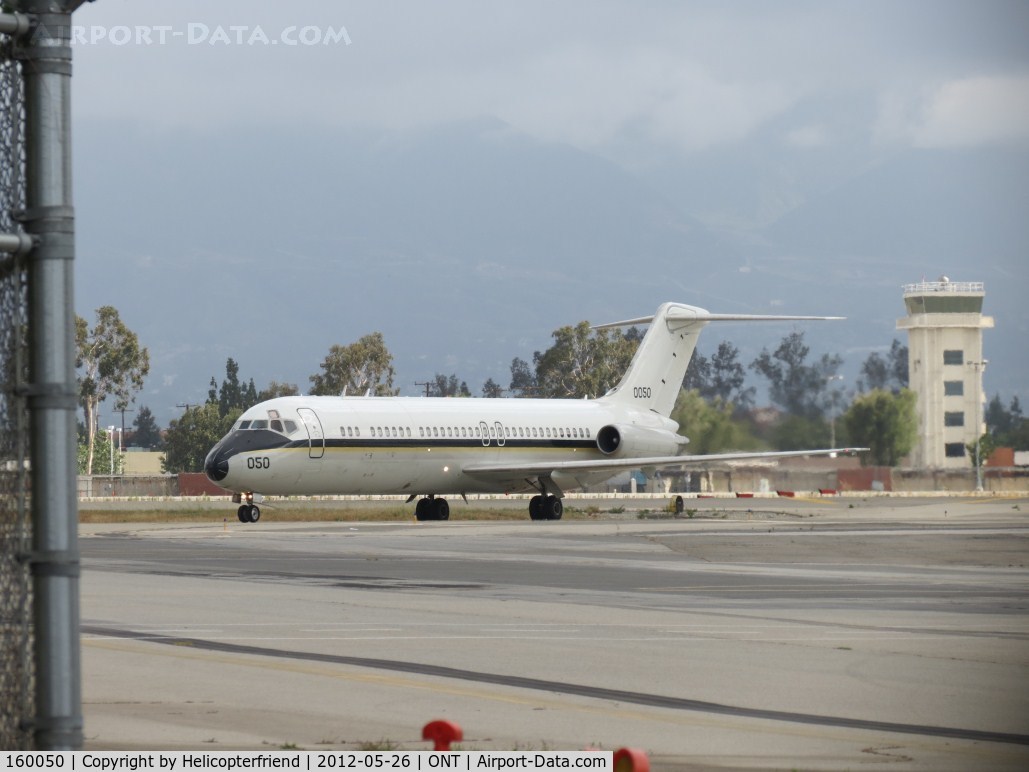 160050, 1975 McDonnell Douglas C-9B (DC-9-33) Skytrain II C/N 47699, Taxiing towards Guardian Air parking area