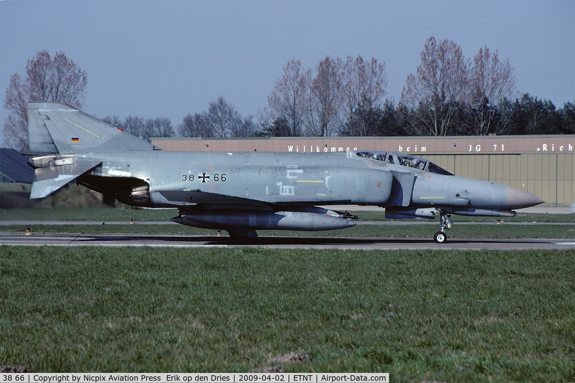 38 66, 1972 McDonnell Douglas F-4F Phantom II C/N 4784, 3866 was a QRA-bird