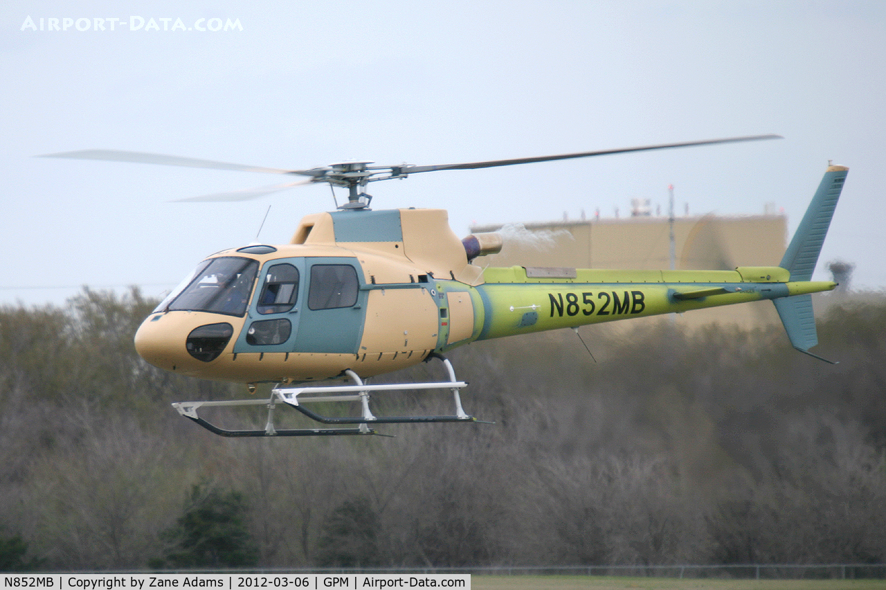 N852MB, Eurocopter AS-350B-3 Ecureuil Ecureuil C/N 7278, At Grand Prairie Municipal