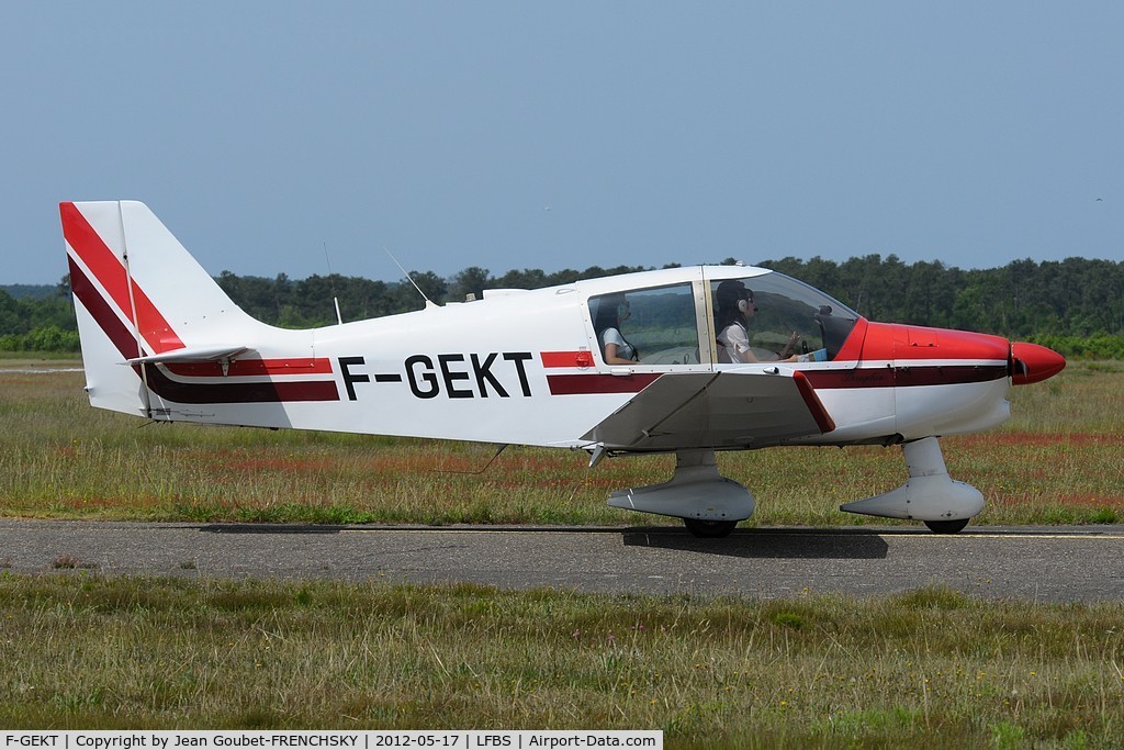 F-GEKT, Robin DR-400-120 C/N 1745, AERO CLUB DU BEARN