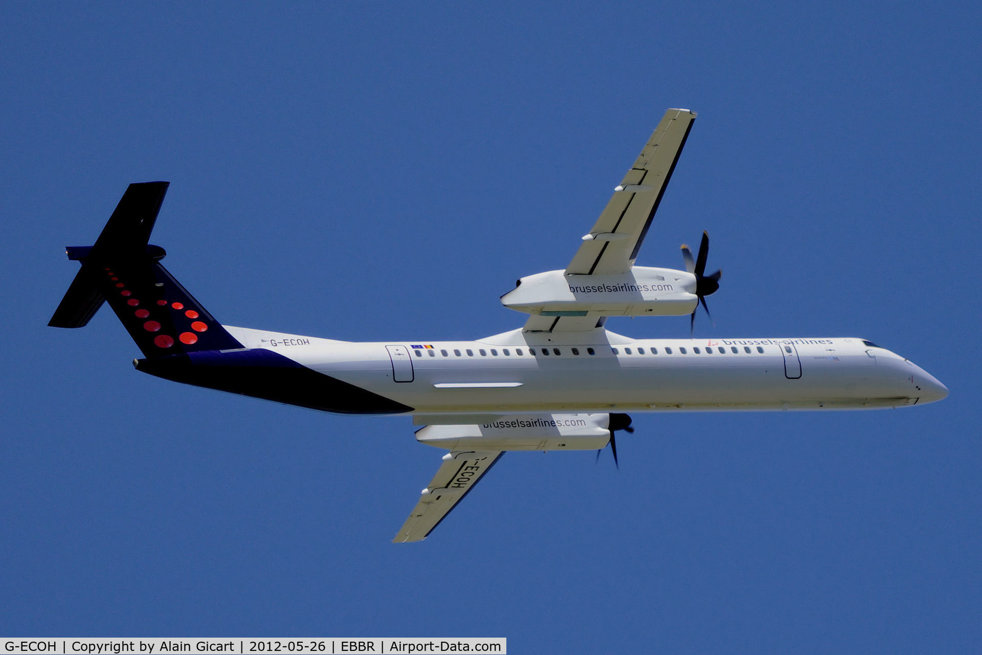 G-ECOH, 2008 De Havilland Canada DHC-8-402Q Dash 8 C/N 4221, Take off