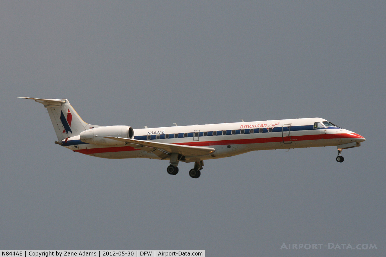 N844AE, 2003 Embraer ERJ-140LR (EMB-135KL) C/N 145682, American Eagle landing at DFW Airport