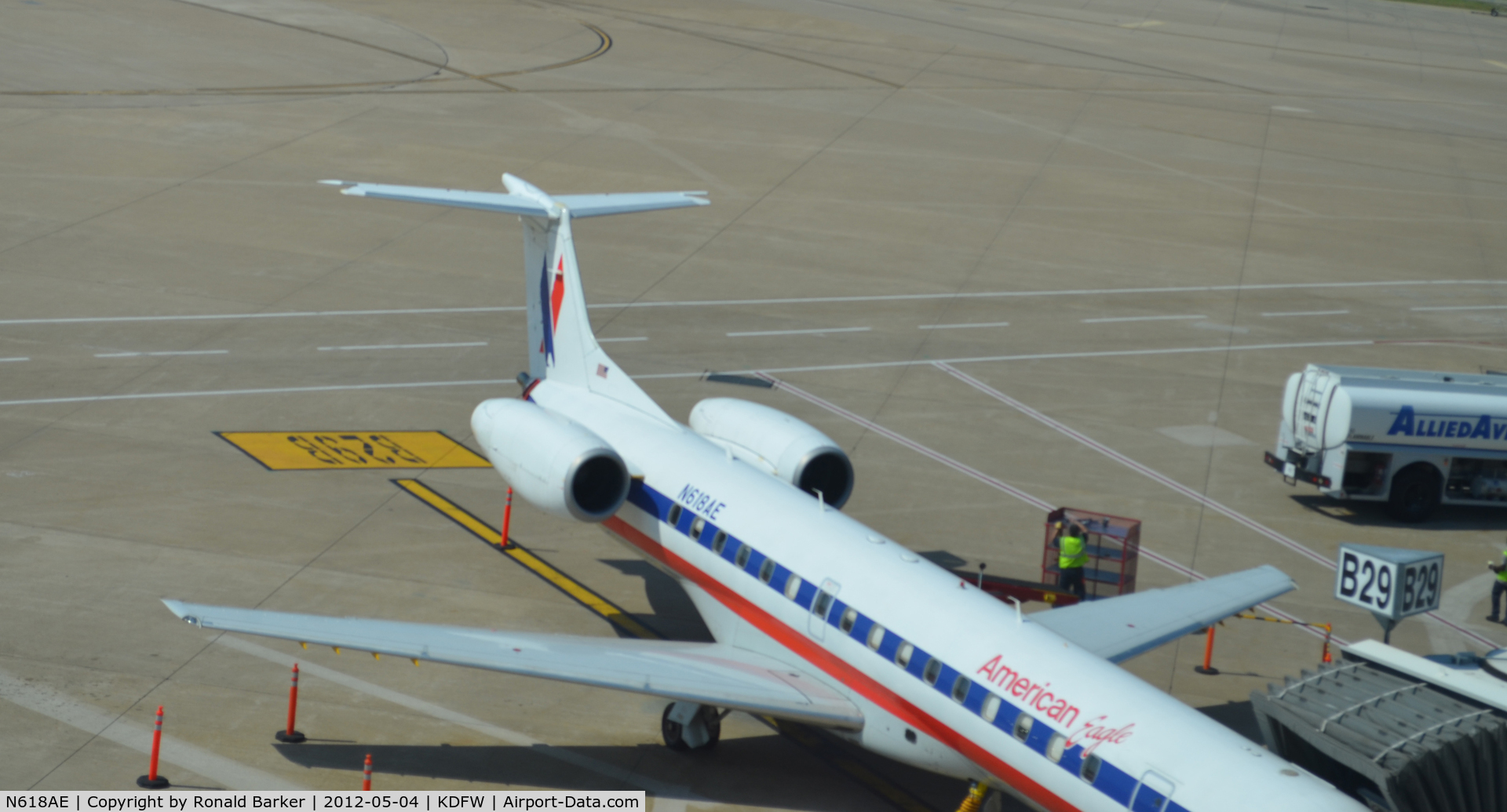 N618AE, 1998 Embraer ERJ-145LR (EMB-145LR) C/N 145097, Dallas
