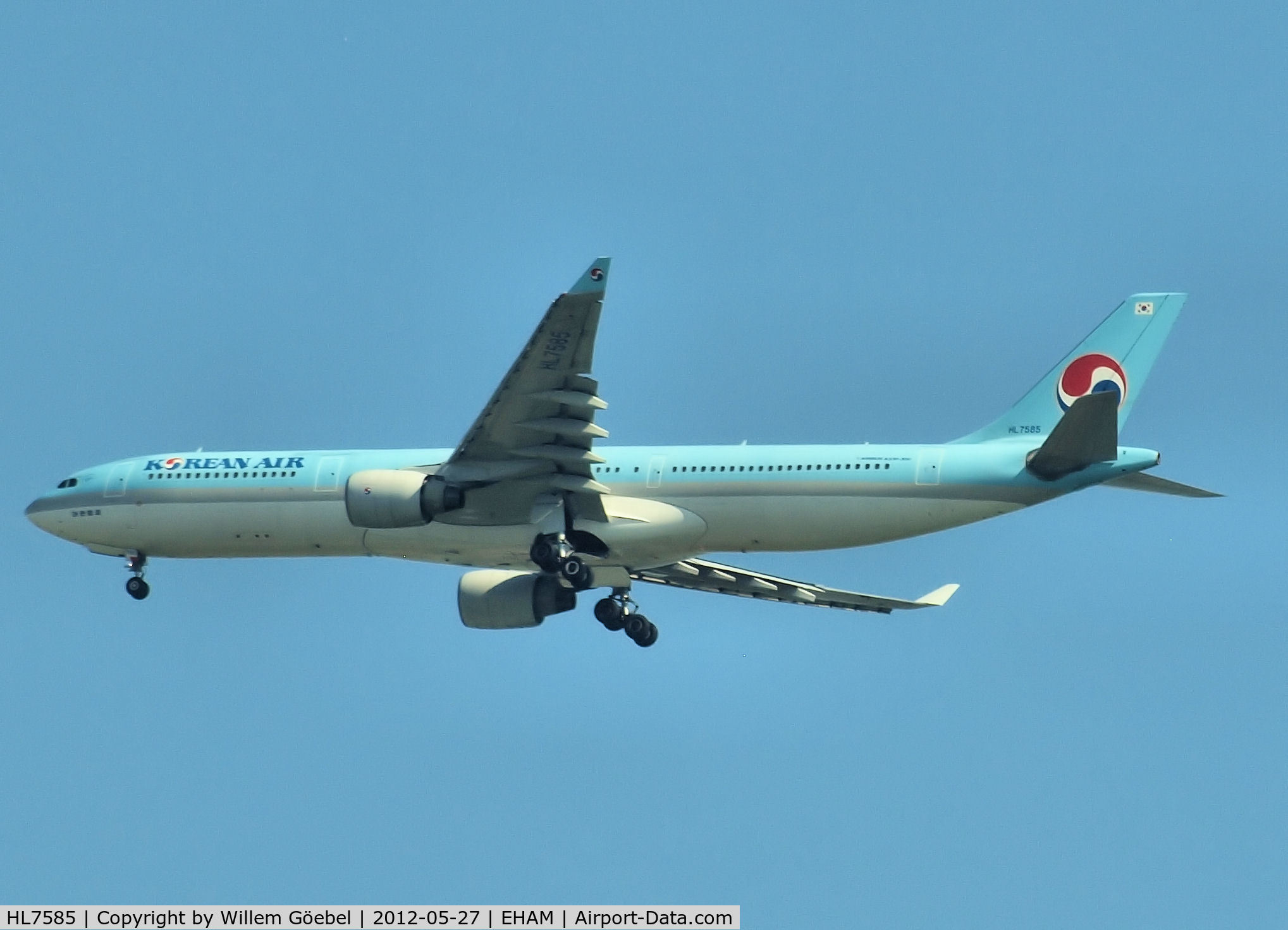 HL7585, Airbus A330-323 C/N 350, Prepare for landing on Schiphol Airport