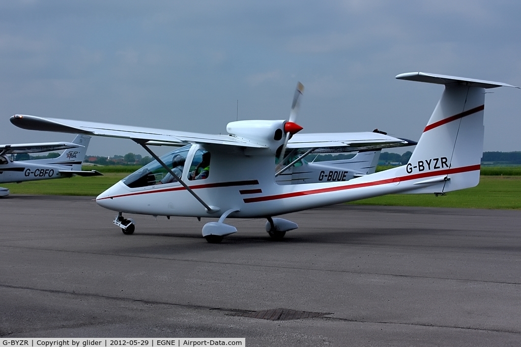 G-BYZR, 1996 Iniziative Industriali Italiane Sky Arrow 650TC C/N C001, Heading off for the hangar