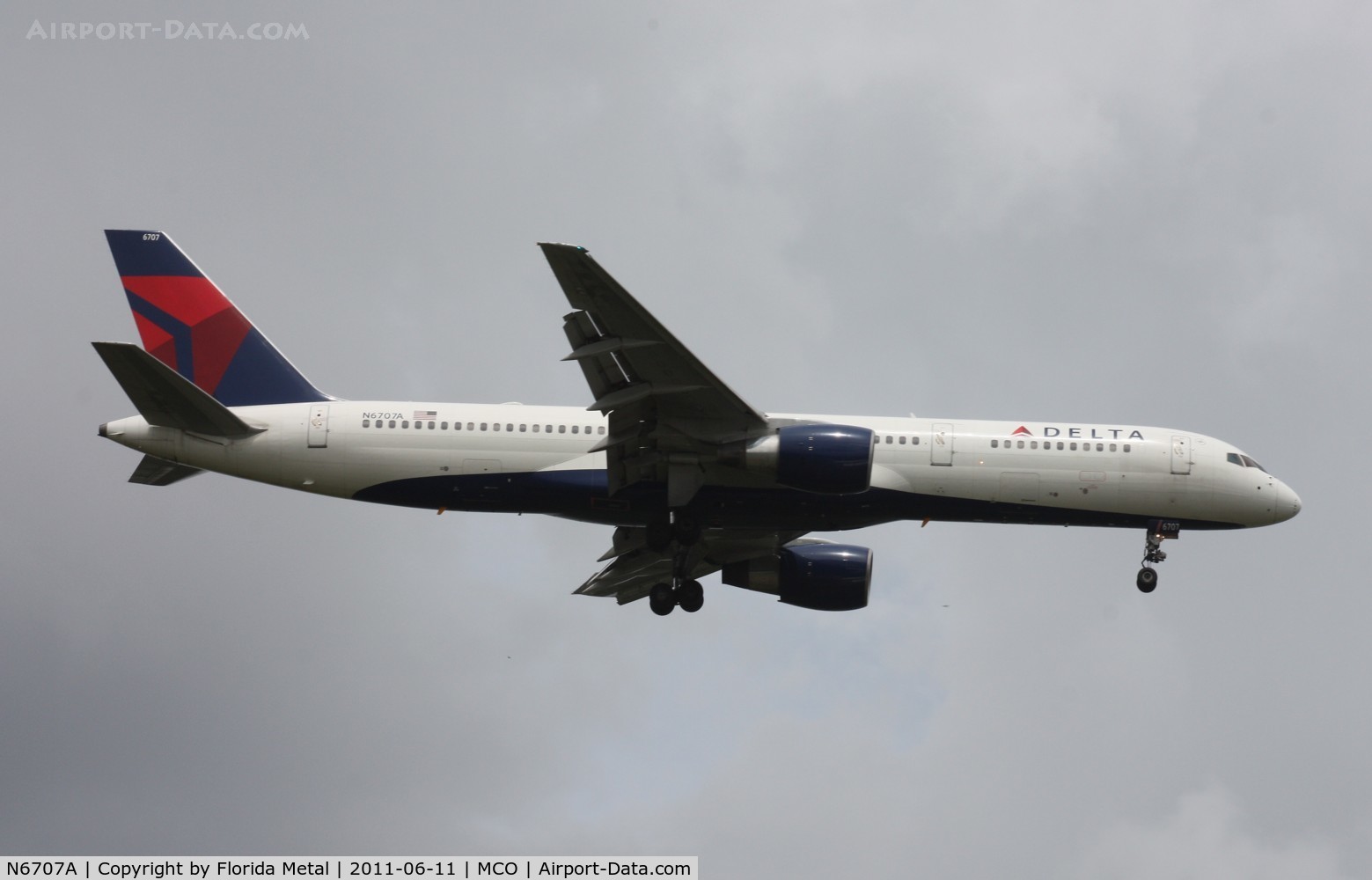N6707A, 2000 Boeing 757-232 C/N 30395, Delta 757