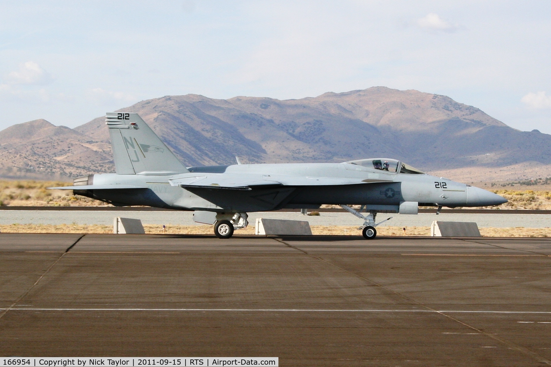 166954, Boeing F/A-18E Super Hornet C/N E196, Reno 2011
