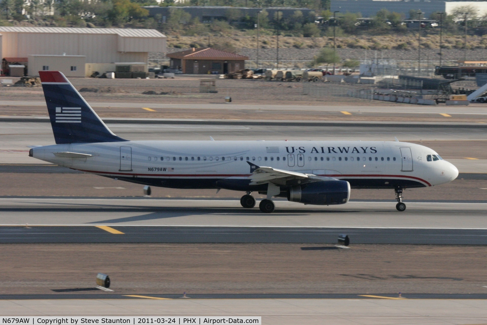 N679AW, 2005 Airbus A320-232 C/N 2613, Taken at Phoenix Sky Harbor Airport, in March 2011 whilst on an Aeroprint Aviation tour