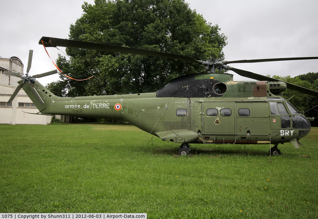 1075, Aérospatiale SA-330B Puma C/N 1075, Displayed at a new area but not so far from the old location and still at the Paratrooping Museum of Pau.