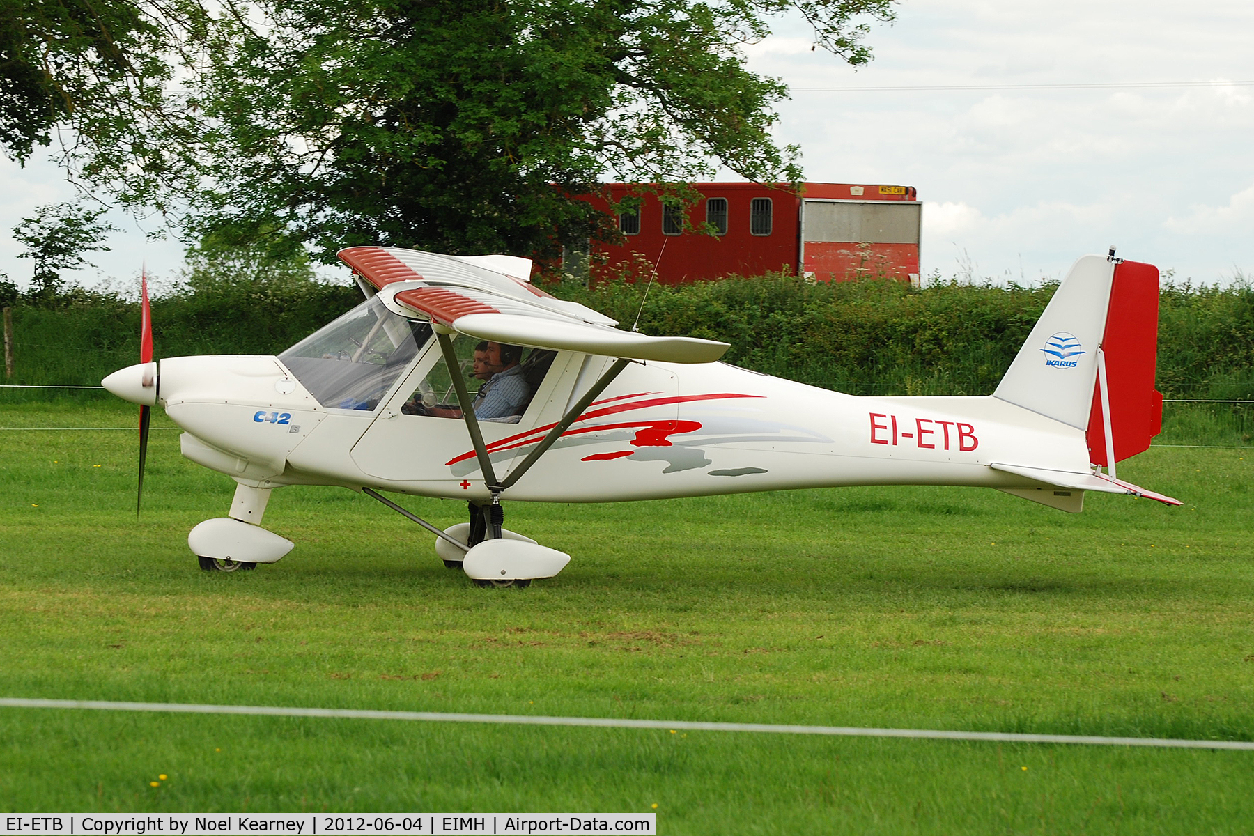 EI-ETB, 2004 Comco Ikarus C42B C/N 0405-6598, Ballyboy Fly-in 04-06-2012