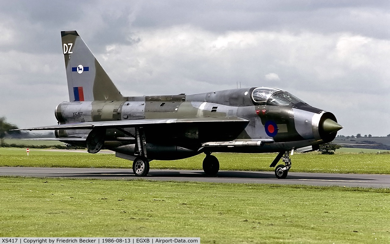 XS417, 1964 English Electric Lightning T.5 C/N 95002, taxying to the active