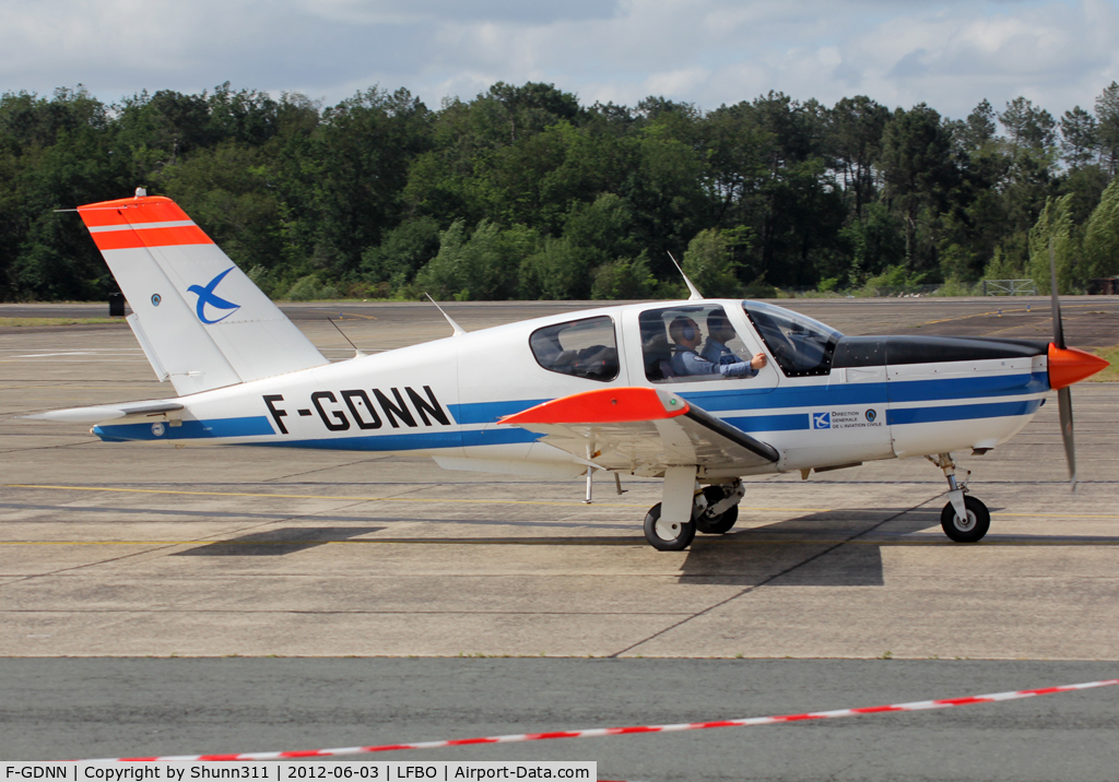 F-GDNN, 1984 Socata TB-20 Trinidad C/N 436, Taxiing for departure after the LFBM Open Day 2012