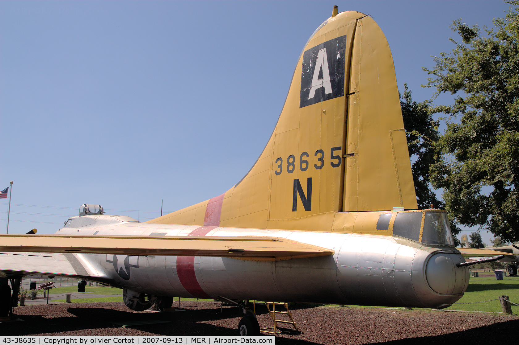43-38635, 1943 Boeing B-17G Flying Fortress C/N 9613, tail view