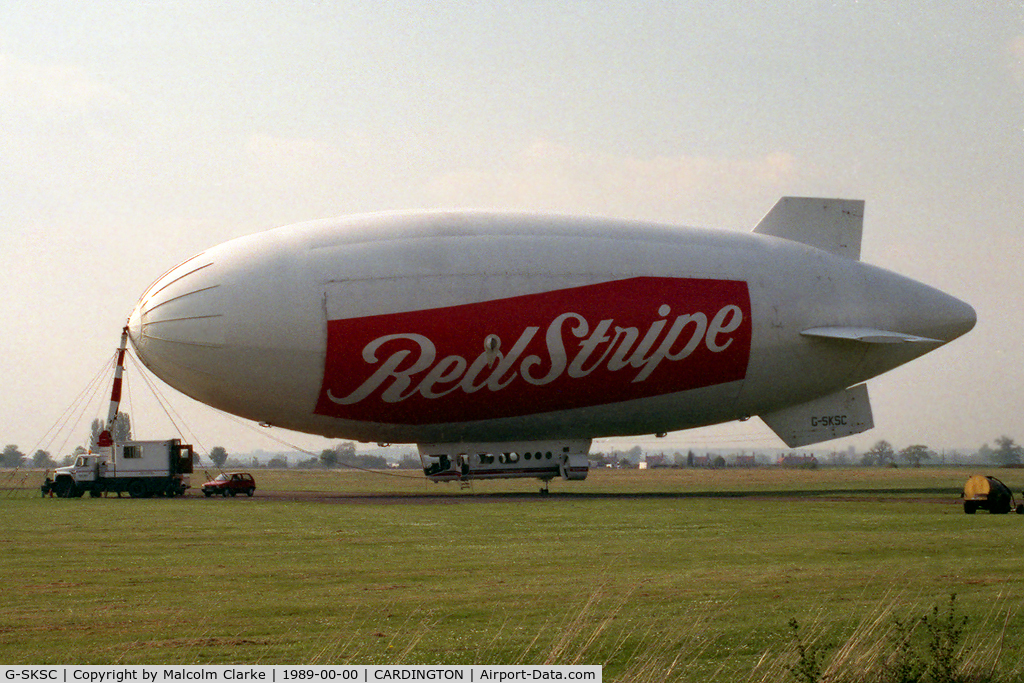 G-SKSC, 1983 Airship Industries Skyship 600 C/N 1215/01, Airship Industries Skyship 600 attached to its mobile mooring mast, Cardington UK, 1989.