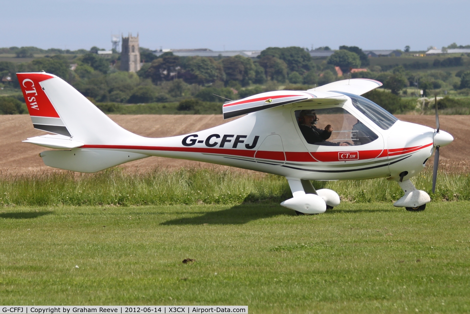 G-CFFJ, 2008 Flight Design CTSW C/N 8391, Just landed.